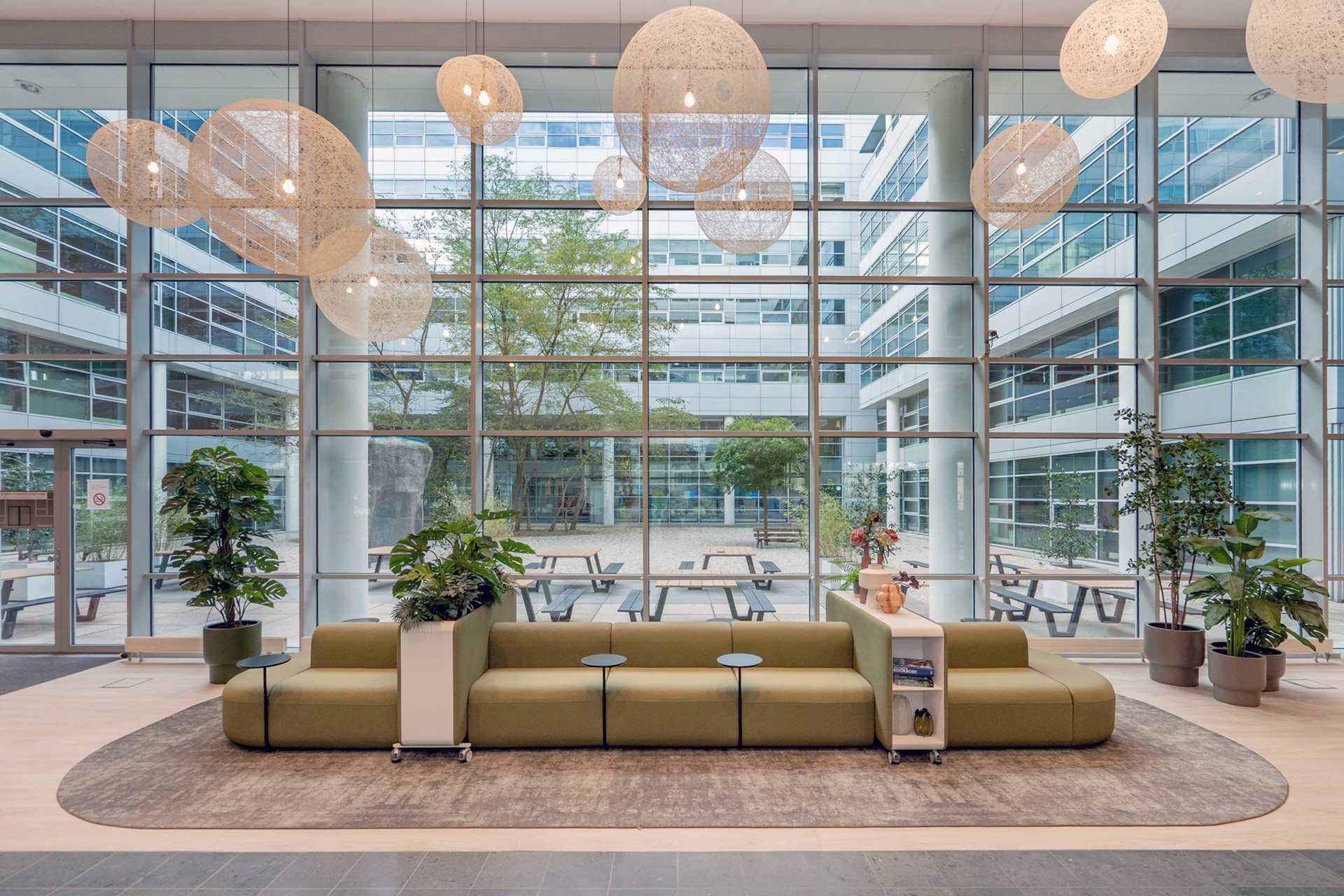 The Headquarter 004 Klein